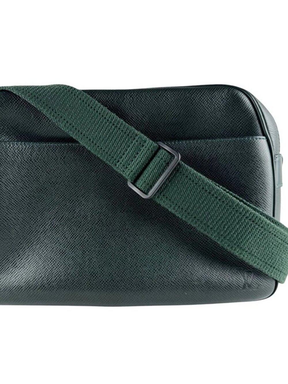 LOUIS VUITTON Reporter PM Shoulder Bag Epithea Taiga Leather